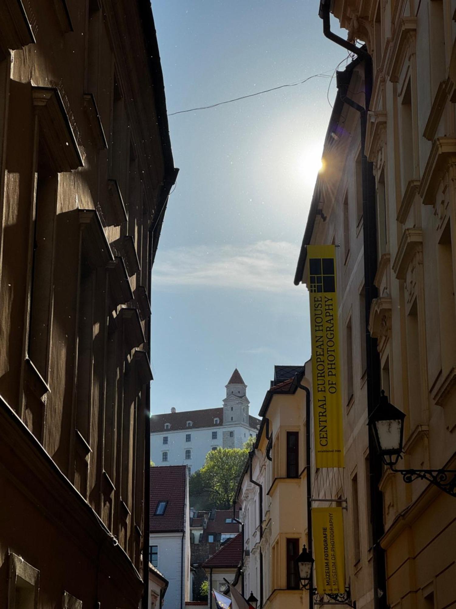 Extralarge Queen Room In The Heart Of Bratislava With Terrace Exterior foto